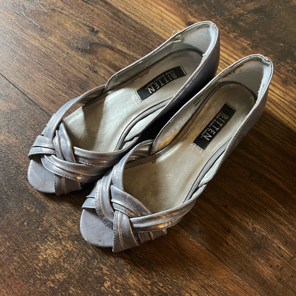 Bitten Metallic Braided Peep Toe Kitten Heals